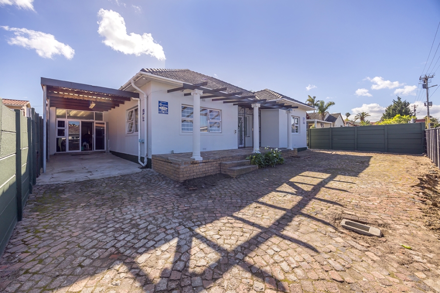 3 Bedroom Property for Sale in Avondale Western Cape